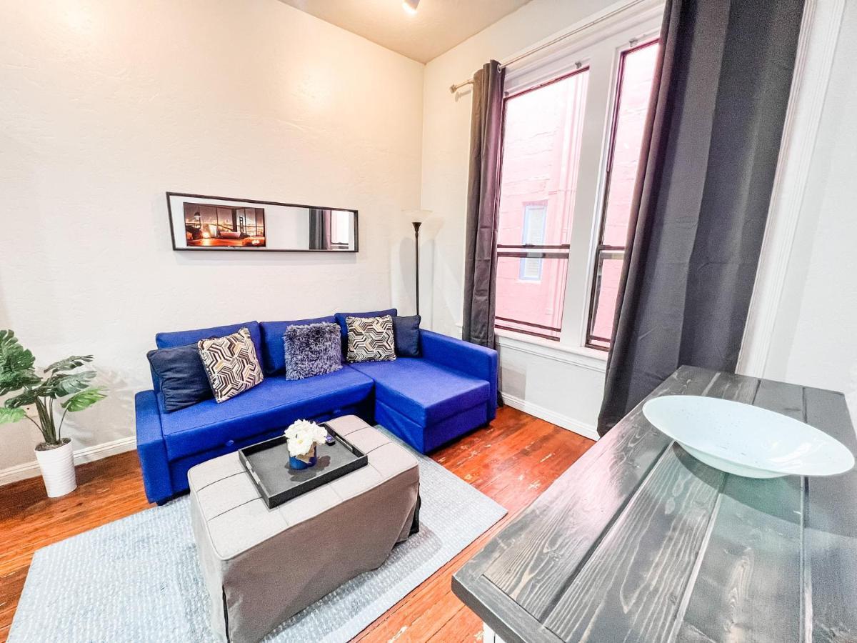Hotel Gaslamp 2bdrm - W Parking & 4 Beds #404 *